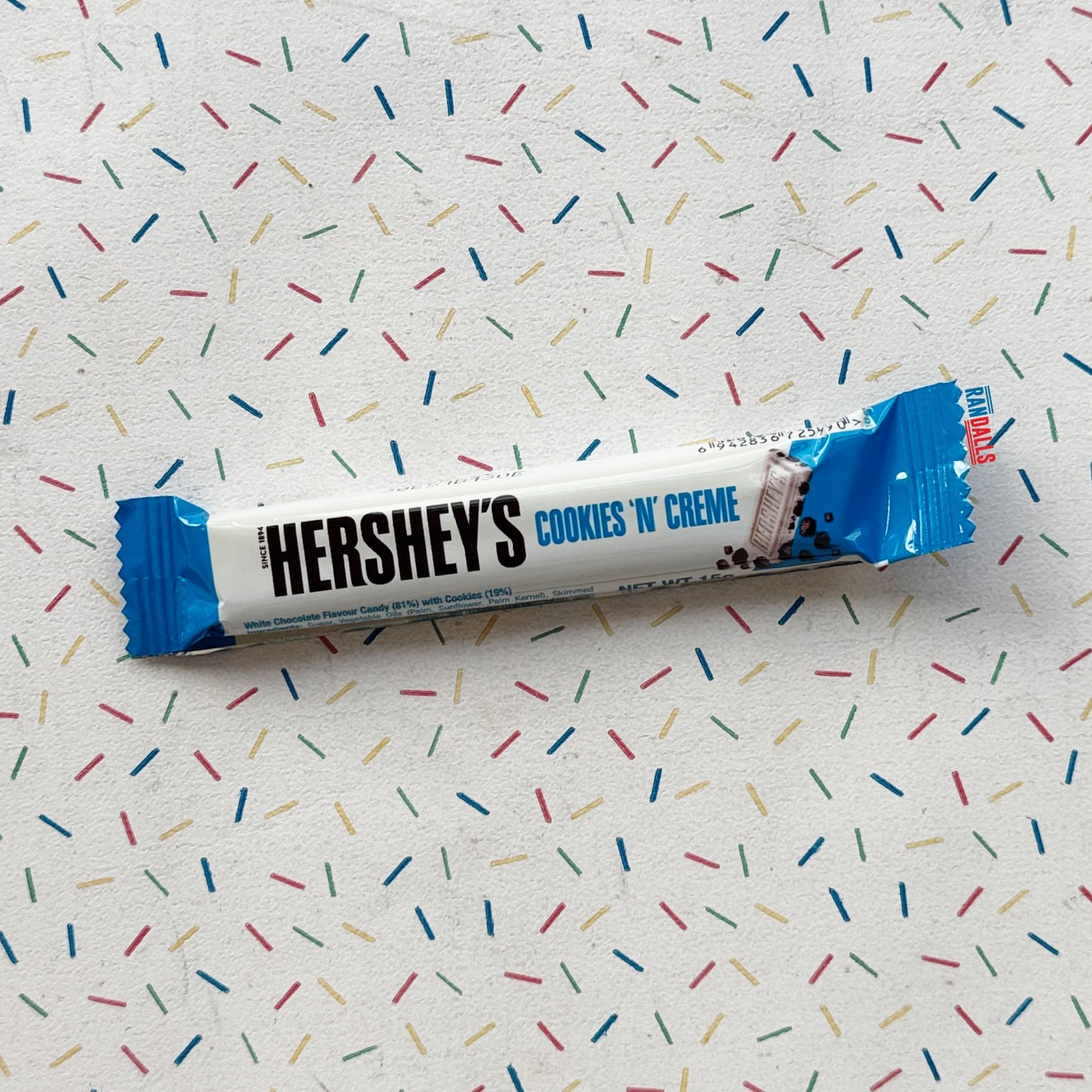 HERSHEY'S COOKIES 'N' CREAM BAR (USA)
