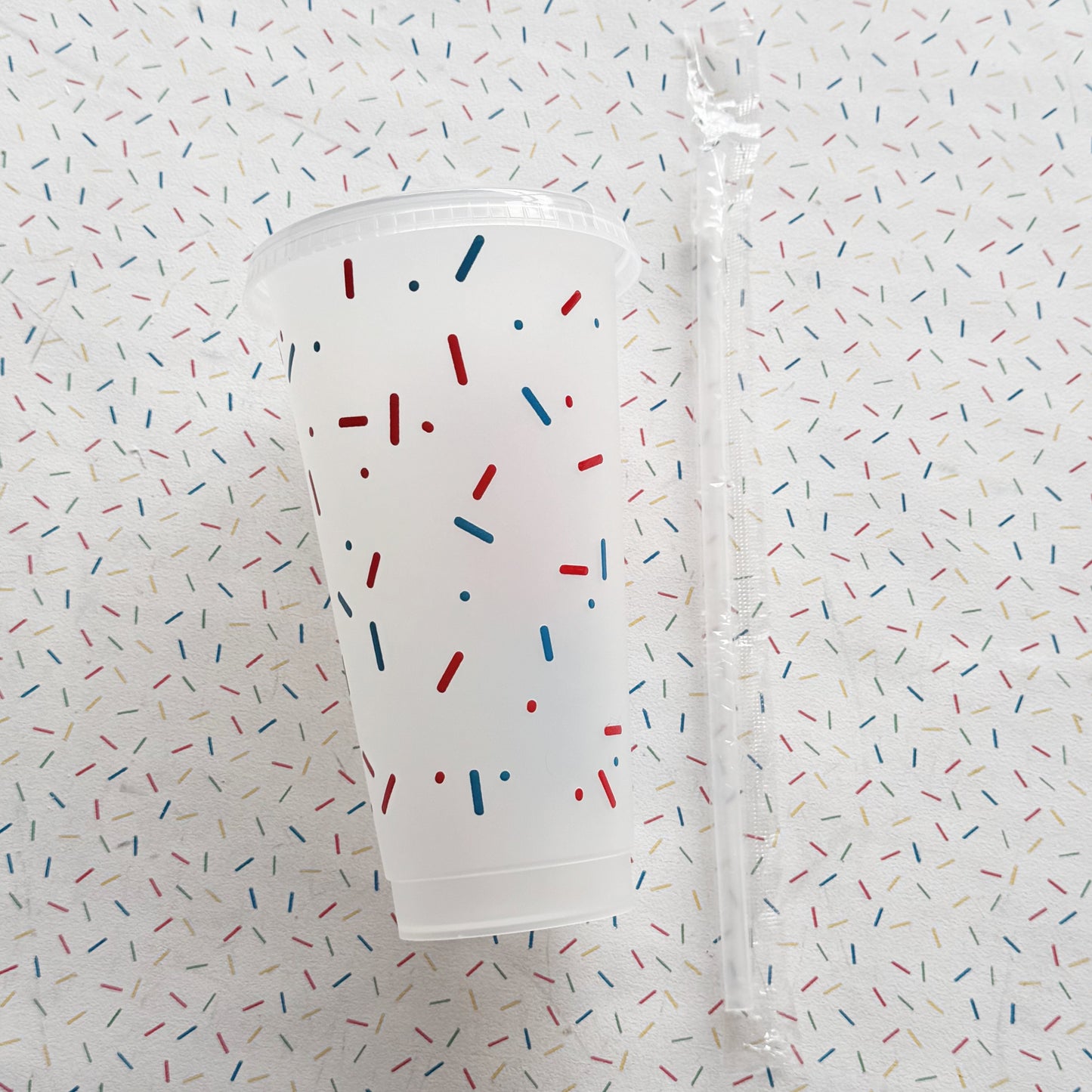 Radallsuk, randalls reusable cold cup with lid and straw, branded cup, randalls cup. cup with straw, reusable cup, cup with lid, red and blue randalls, red and blue clear cup, randalls merch