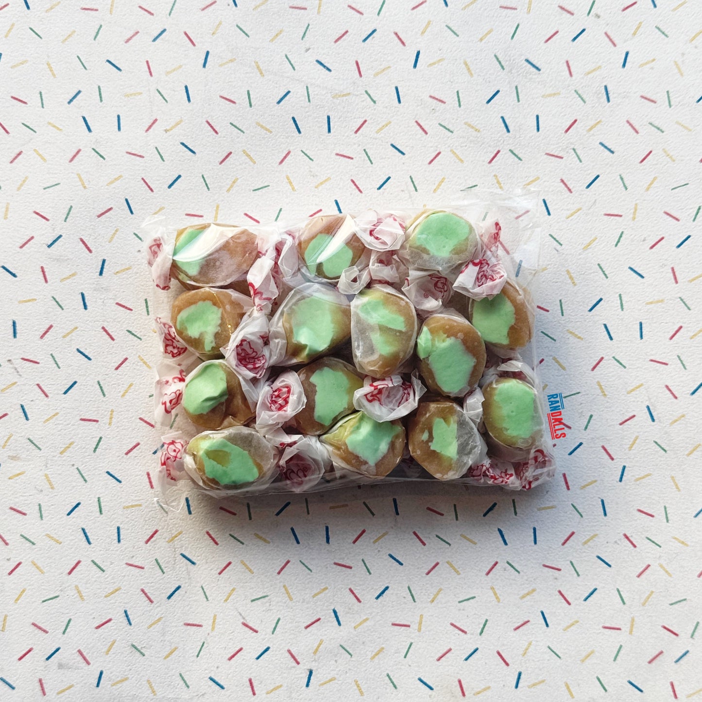 TAFFY TOWN SALT WATER TAFFY CARAMEL APPLE 100G (USA)