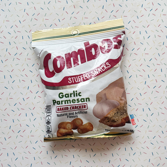 COMBOS GARLIC PARMESAN CRACKERS (USA)