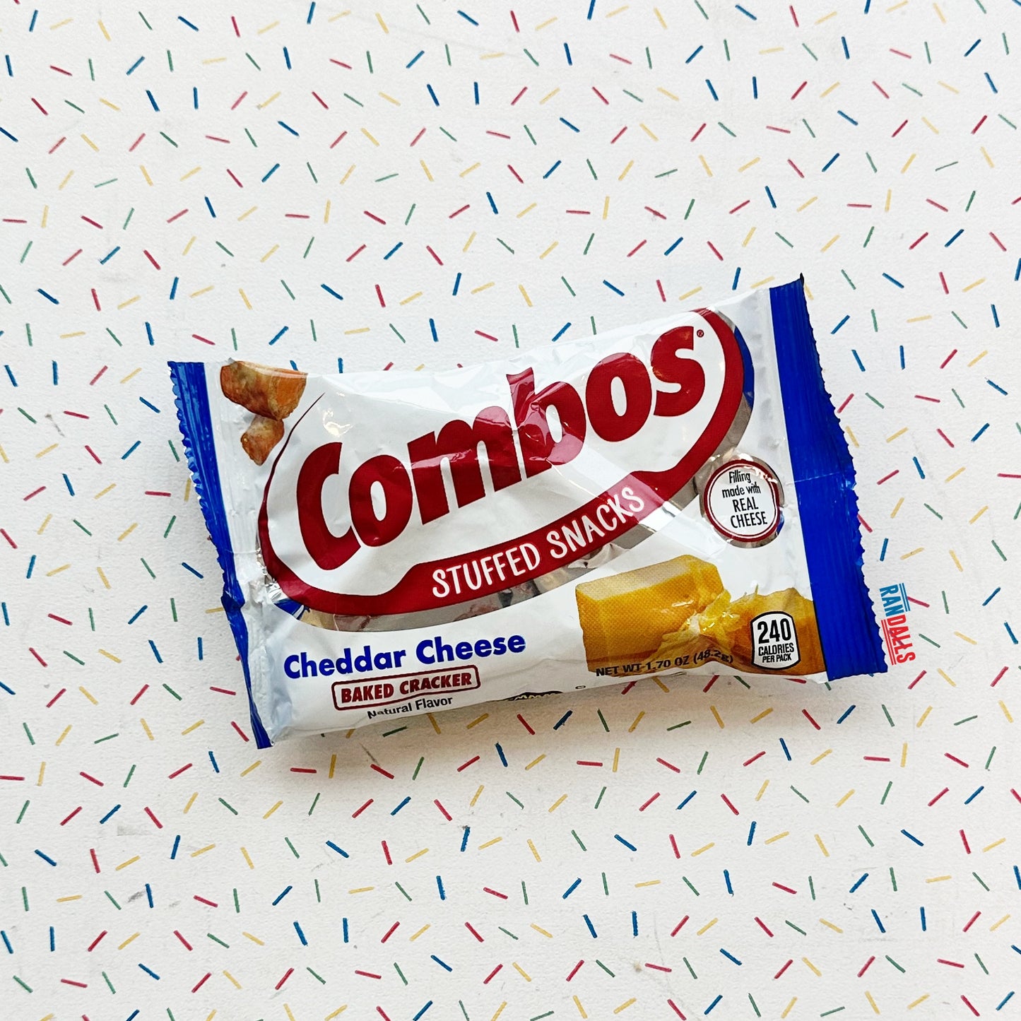 COMBOS CHEDDAR CHEESE CRACKERS SMALL (USA)