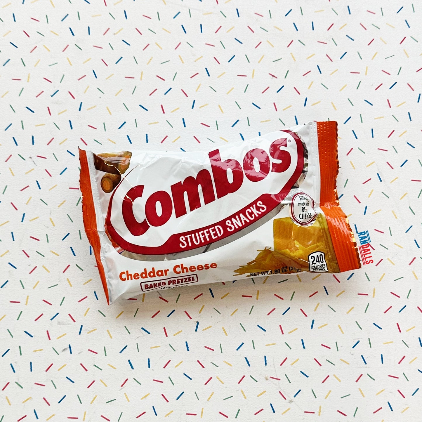 COMBOS CHEDDAR CHEESE PRETZELS SMALL (USA)