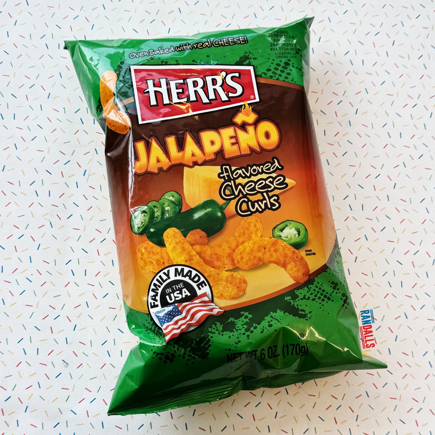 herrs jalapeno cheese curls, herr's, crisps, cheese puffs, chips, usa, spicy, hot, randalls