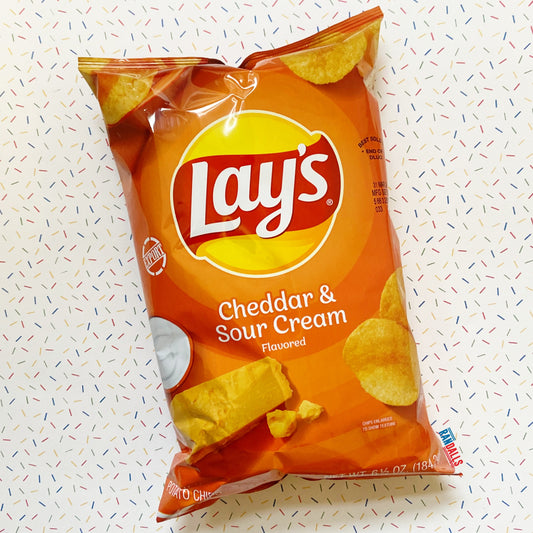 LAYS CHEDDAR & SOUR CREAM (USA)