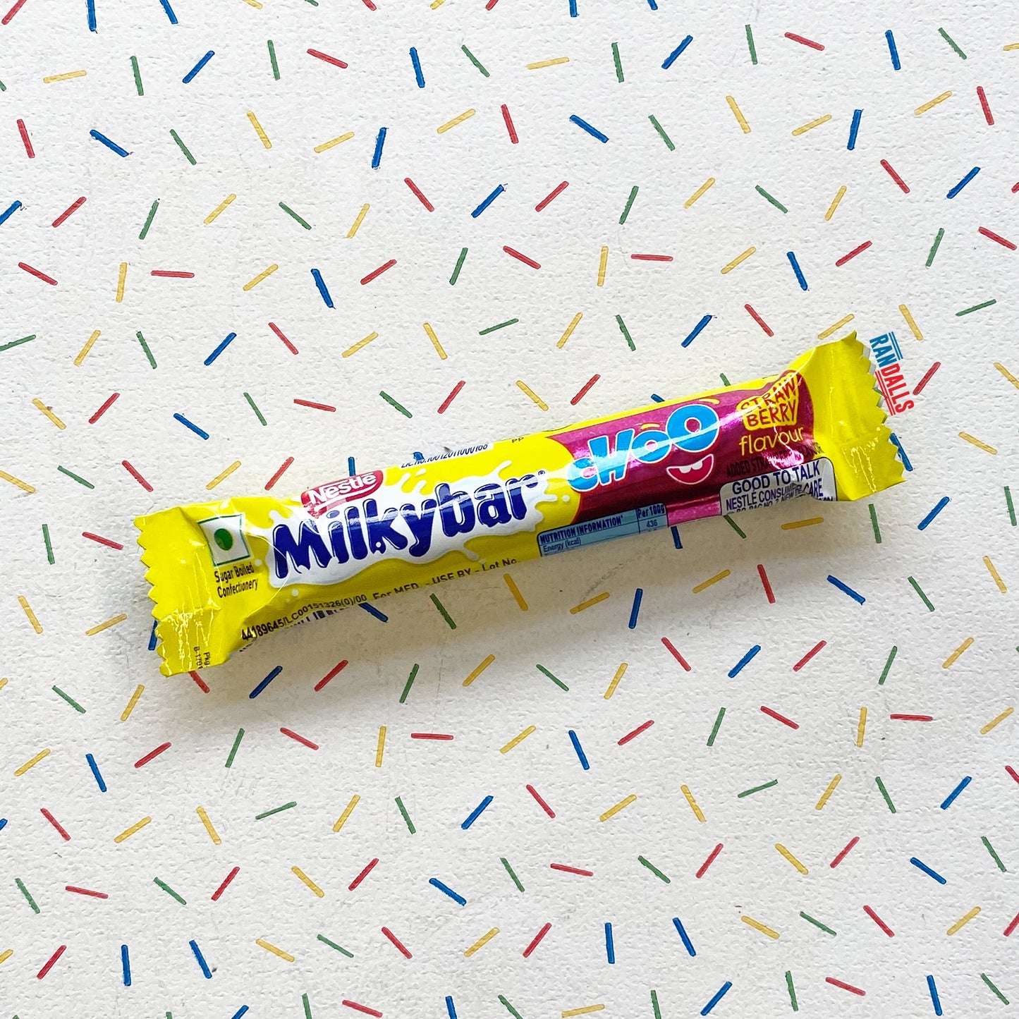 milkybar choo strawberry, chocolate, white chocolate, fudge, throwback, sweet, candy, single bar, randalls, tiktok