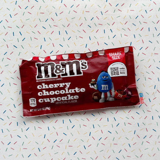 M&MS CHERRY CHOCOLATE CUPCAKE SHARE SIZE (USA)