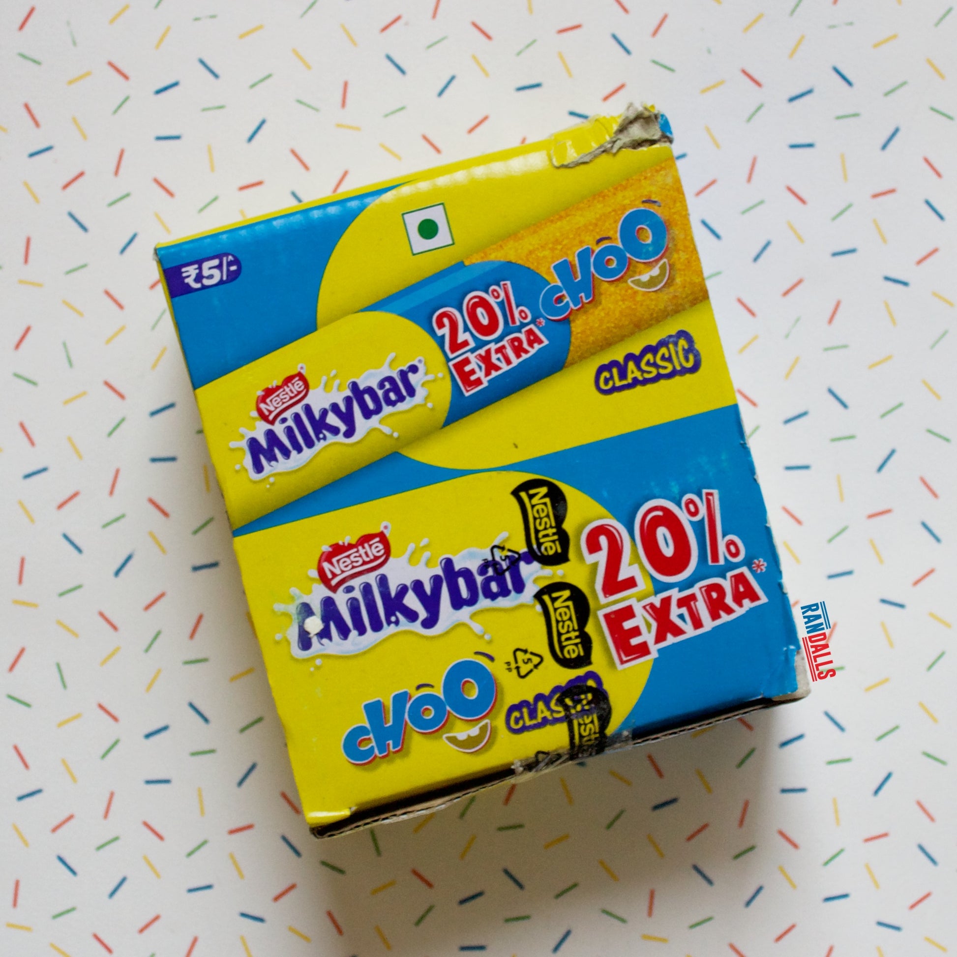 milkybar choo classic, chocolate, white chocolate, fudge, throwback, sweet, candy, full box, 28, randalls, tiktok