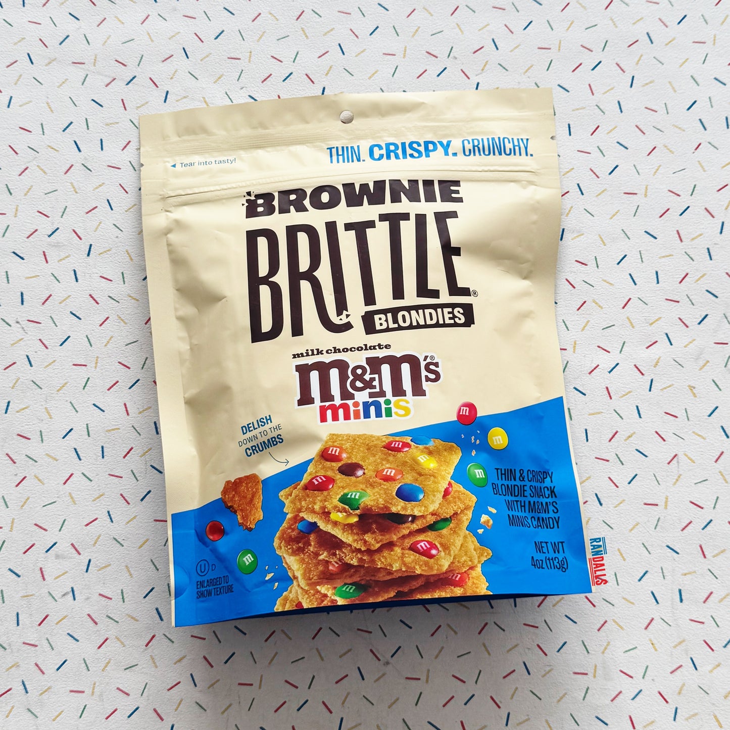 Randallsuk, m&m minis brownie brittle blondies, usa, american, m&ms, milk chocolate, blondie snack with m&ms minis candy, brownie brittle blondies, brownie, brittle, blondie, brownie brittle, brittle blondies, 