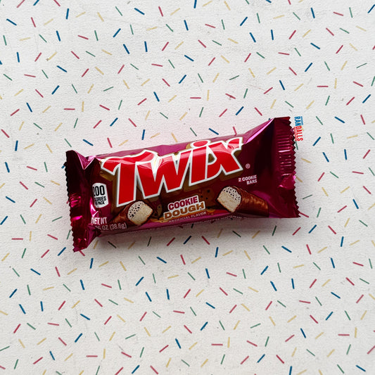 twix creamy cookies dough,  mars chocolate, peanut butter caramel biscuit, cookie bars, american chocolate, twix, usa, randalls,