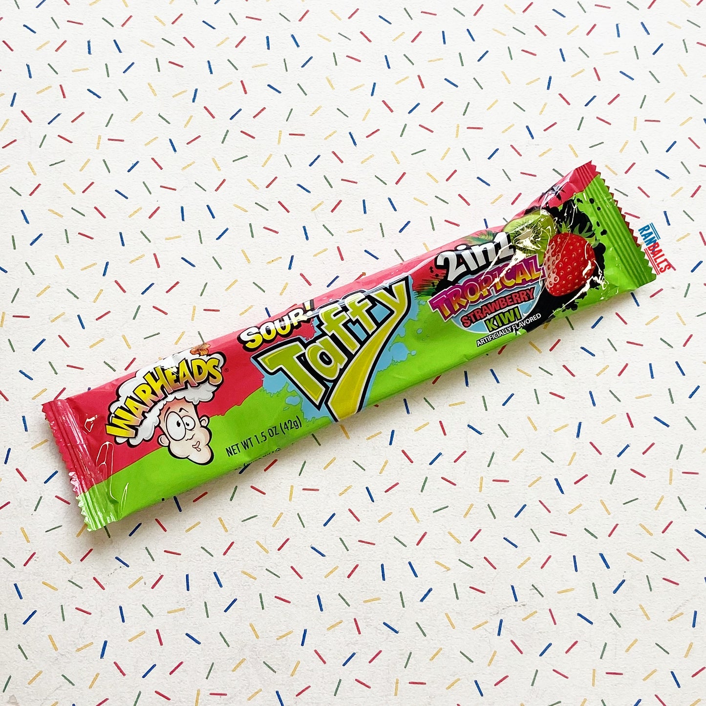 warheads super sour, warheads sour taffy, 2in1 tropical flavours, american candy, tropical candy, strawberry kiwi, pineapple orange, usa, randalls,